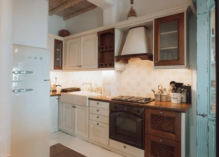 Willa Your Mykonos X Whitelist *