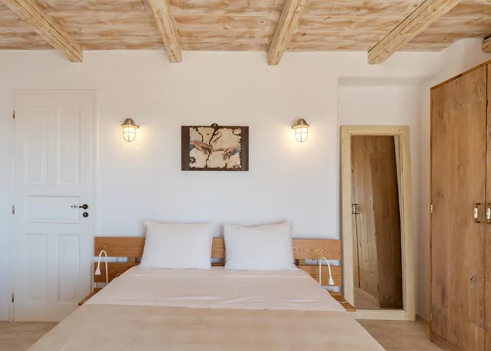 Your Mykonos X Whitelist Willa Mykonos Town