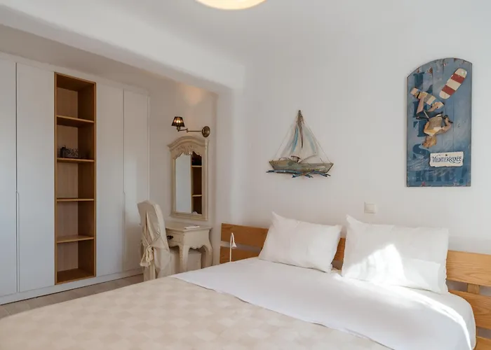 Your Mykonos X Whitelist Willa *