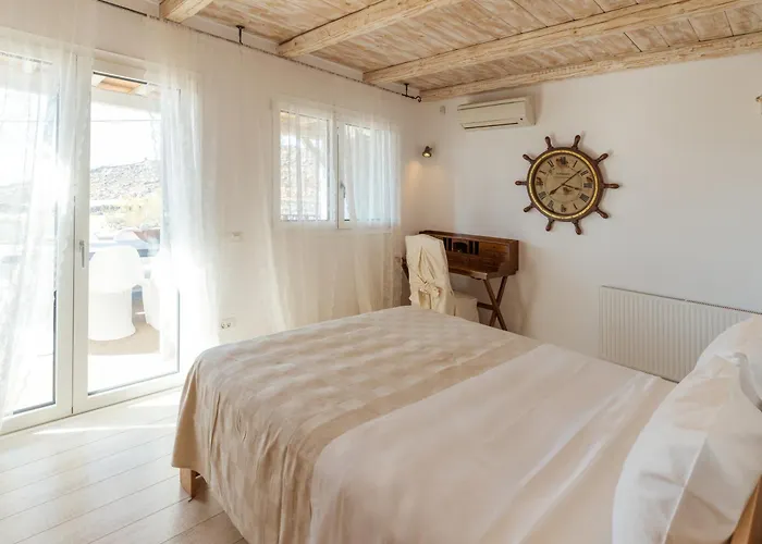 Your Mykonos X Whitelist Willa Mykonos Town