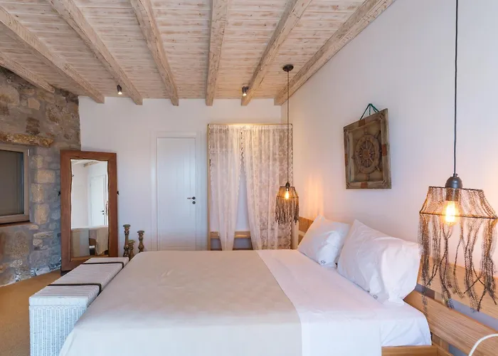 Willa Your Mykonos X Whitelist